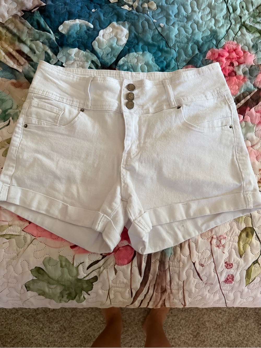 Women’s White Mid Rise Denim Shorts with Triple-Button Front